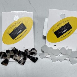 Bow post earrings NWT